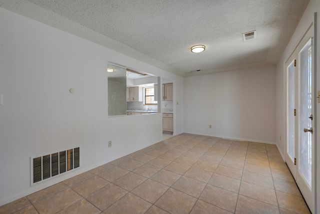 795 Ivory Road SE, Rio Rancho, NM 87124