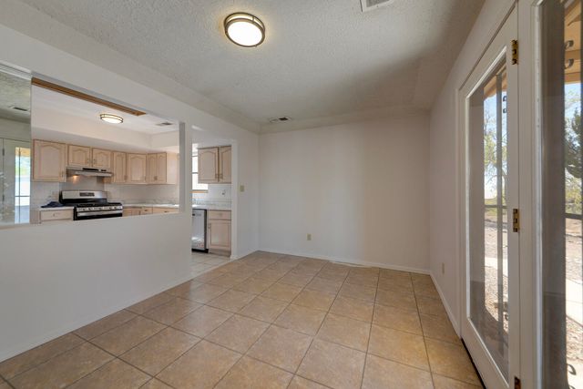 795 Ivory Road SE, Rio Rancho, NM 87124