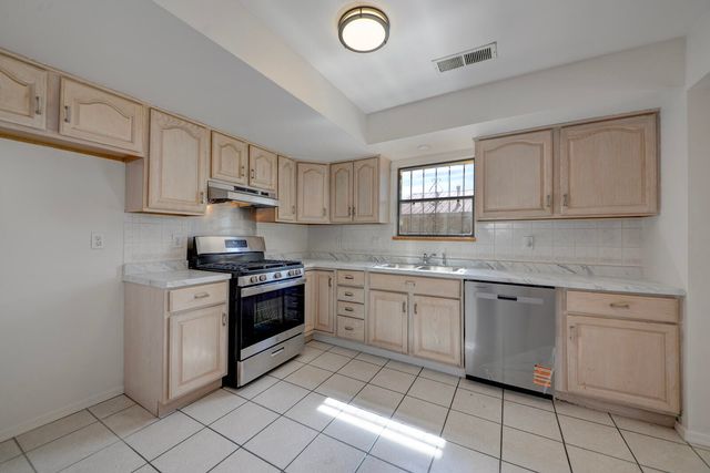 795 Ivory Road SE, Rio Rancho, NM 87124