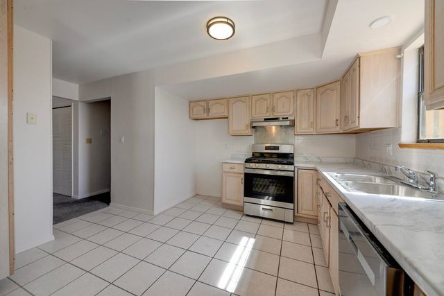 795 Ivory Road SE, Rio Rancho, NM 87124