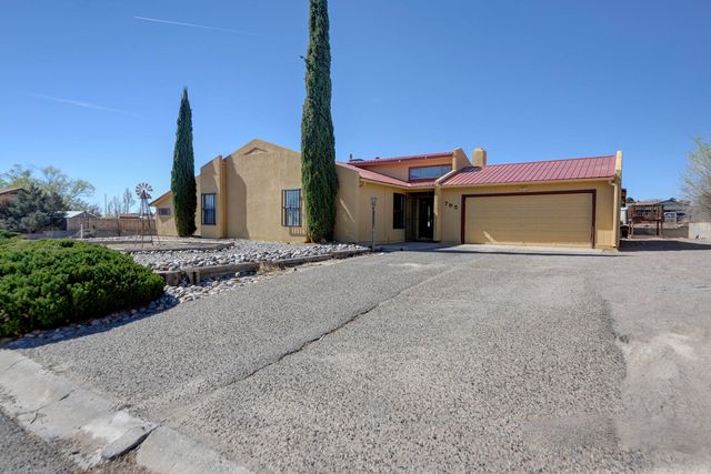 795 Ivory Road SE, Rio Rancho, NM 87124