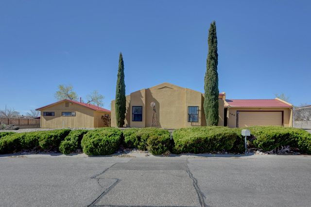 795 Ivory Road SE, Rio Rancho, NM 87124