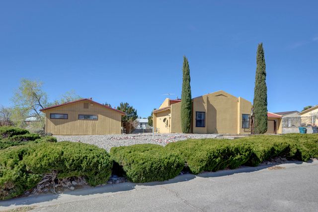 795 Ivory Road SE, Rio Rancho, NM 87124