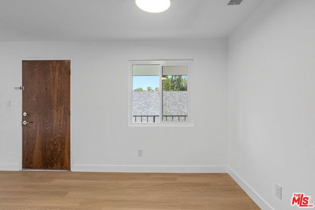 4442 Kingswell Avenue 3, Los Angeles, CA 90027