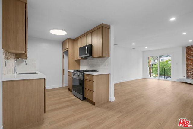 4442 Kingswell Avenue 3, Los Angeles, CA 90027