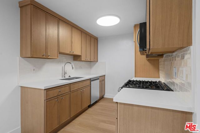 4442 Kingswell Avenue 3, Los Angeles, CA 90027