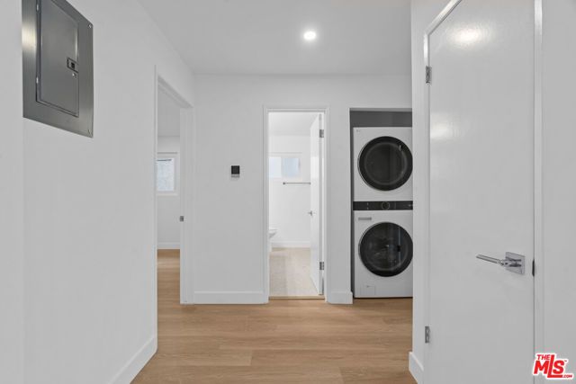 4442 Kingswell Avenue 3, Los Angeles, CA 90027