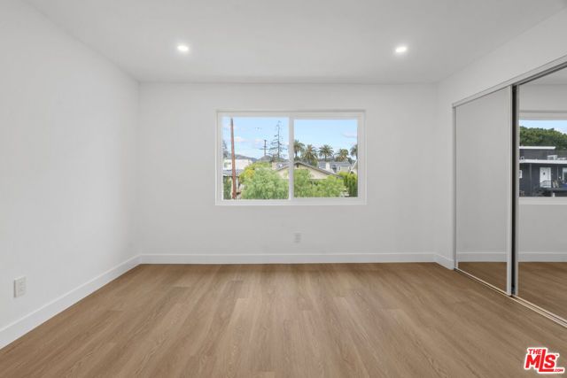 4442 Kingswell Avenue 3, Los Angeles, CA 90027