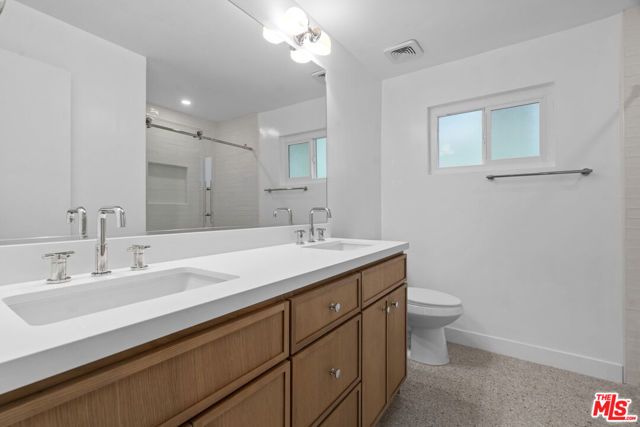 4442 Kingswell Avenue 3, Los Angeles, CA 90027
