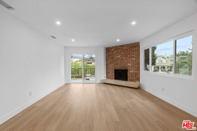 4442 Kingswell Avenue 3, Los Angeles, CA 90027