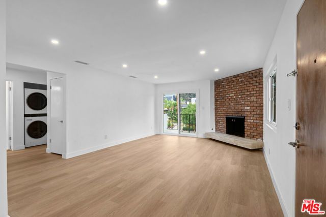 4442 Kingswell Avenue 3, Los Angeles, CA 90027
