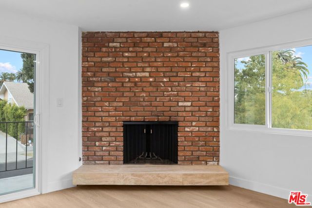 4442 Kingswell Avenue 3, Los Angeles, CA 90027