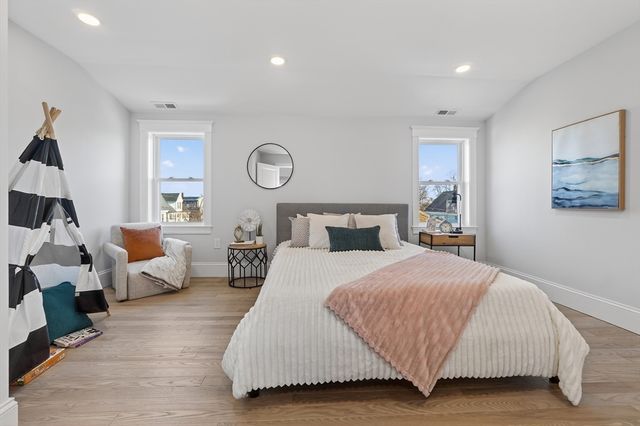 115 Emerald 115, Medford, MA 02155