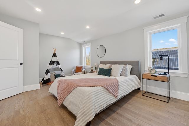 115 Emerald 115, Medford, MA 02155