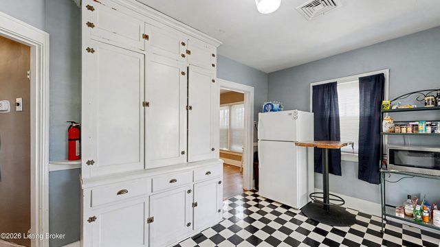 827 Minoma Ave, Louisville, KY 40217