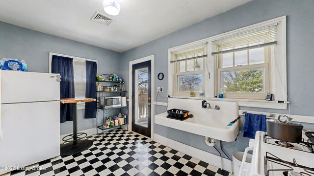 827 Minoma Ave, Louisville, KY 40217