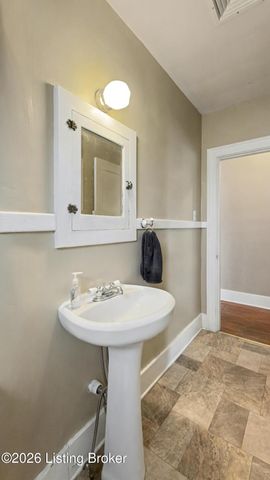 827 Minoma Ave, Louisville, KY 40217