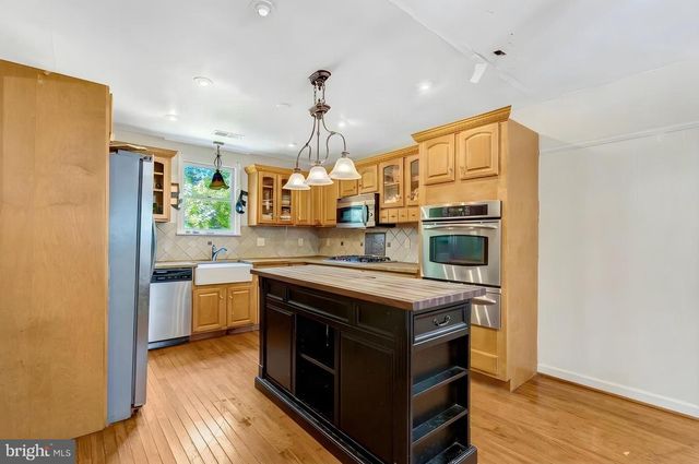 12504 POPES HEAD RD, Clifton, VA 20124