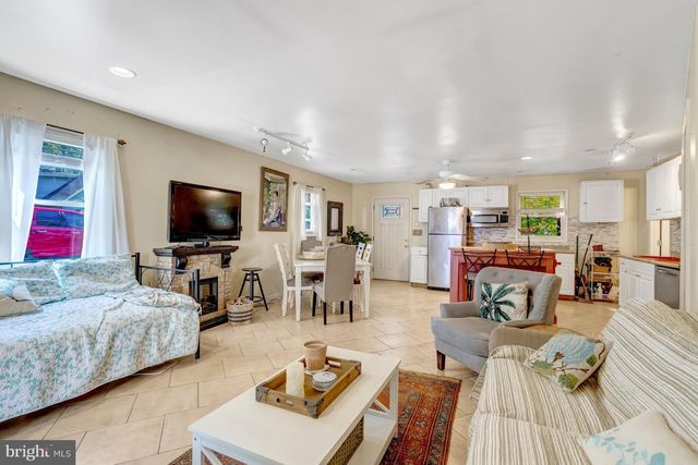 12504 POPES HEAD RD, Clifton, VA 20124