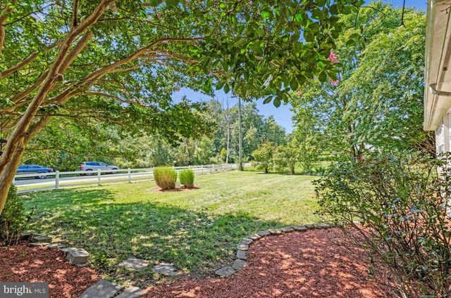 12504 POPES HEAD RD, Clifton, VA 20124