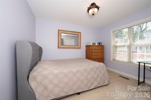 5125 Old Plantation Circle, Winston Salem, NC 27104