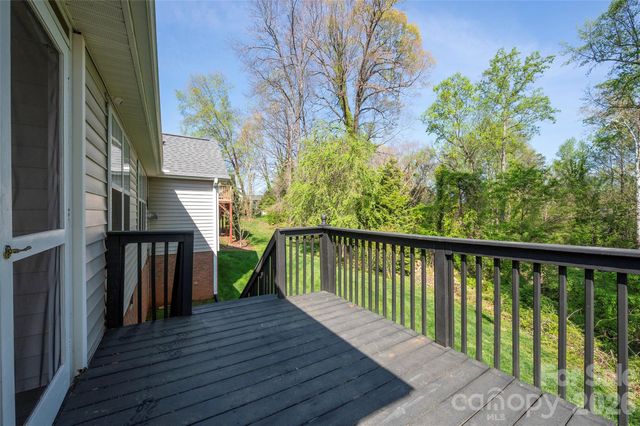 5125 Old Plantation Circle, Winston Salem, NC 27104