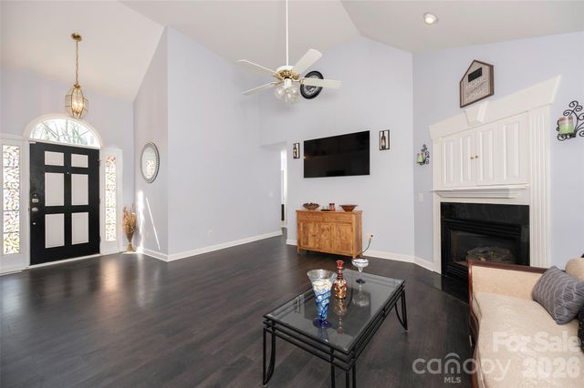 5125 Old Plantation Circle, Winston Salem, NC 27104