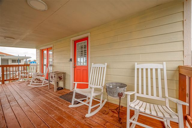 411 Olive Street, Surfside Beach, TX 77541
