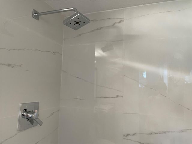 9420 S Hollybrook Lake Drive 102, Pembroke Pines, FL 33025