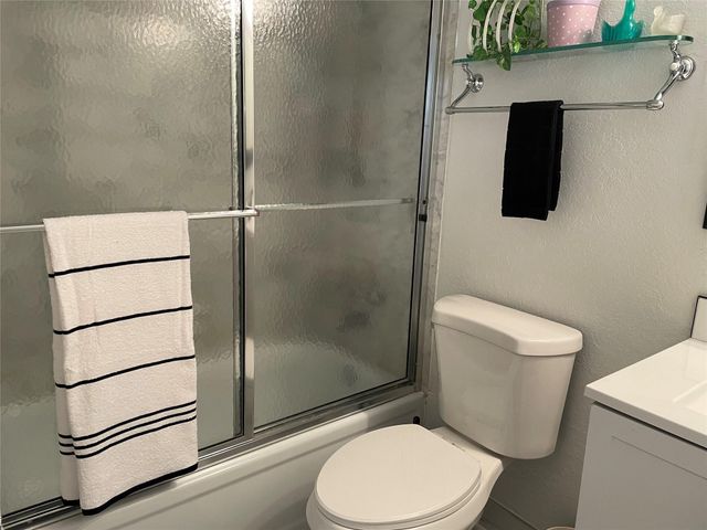 9420 S Hollybrook Lake Drive 102, Pembroke Pines, FL 33025