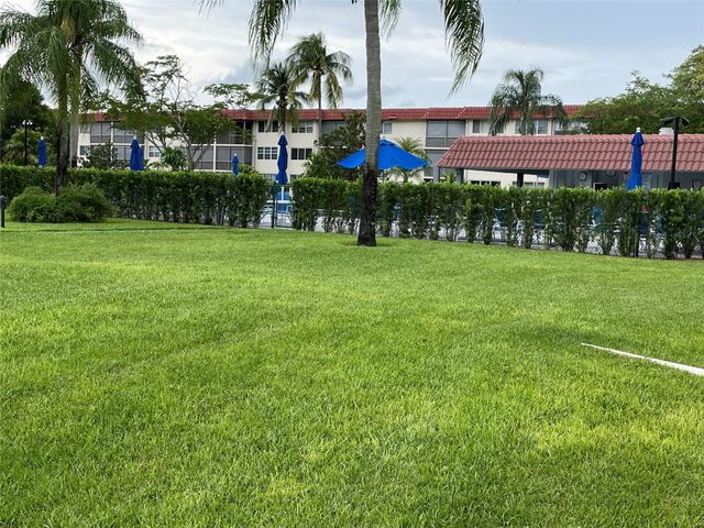 9420 S Hollybrook Lake Drive 102, Pembroke Pines, FL 33025