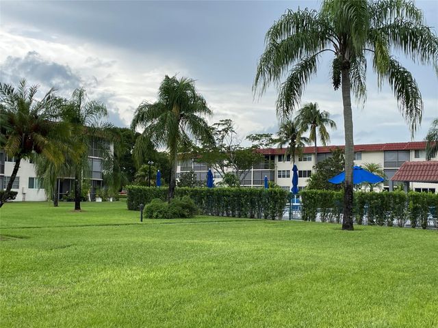 9420 S Hollybrook Lake Drive 102, Pembroke Pines, FL 33025