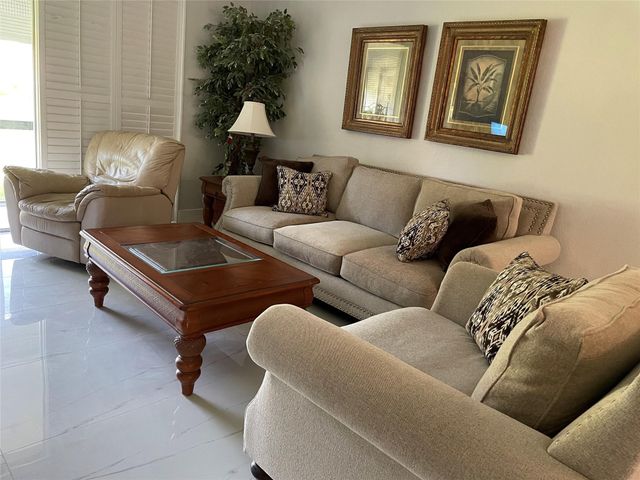9420 S Hollybrook Lake Drive 102, Pembroke Pines, FL 33025