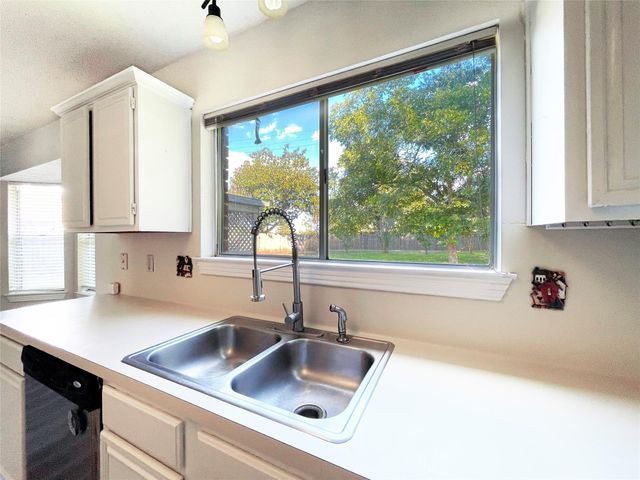 2918 Colonel Court Drive, Richmond, TX 77406