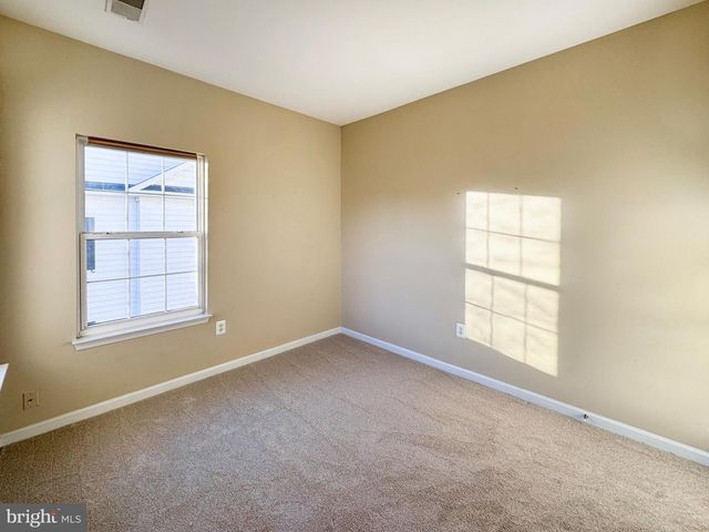 12652 HERON RIDGE DR, Fairfax, VA 22030