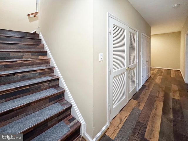 12652 HERON RIDGE DR, Fairfax, VA 22030