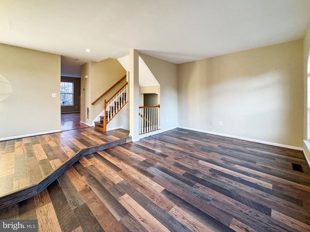 12652 HERON RIDGE DR, Fairfax, VA 22030