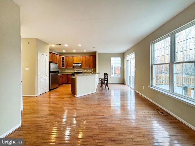 12652 HERON RIDGE DR, Fairfax, VA 22030