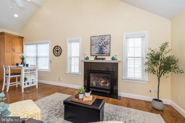 3657 APPLEBUTTER RD, Fountainville, PA 18923