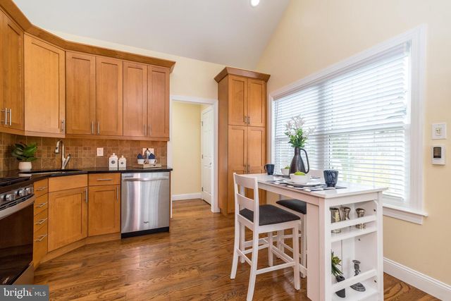 3657 APPLEBUTTER RD, Fountainville, PA 18923