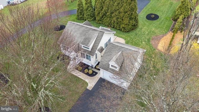 3657 APPLEBUTTER RD, Fountainville, PA 18923