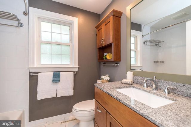 3657 APPLEBUTTER RD, Fountainville, PA 18923