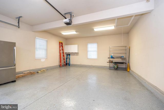 3657 APPLEBUTTER RD, Fountainville, PA 18923