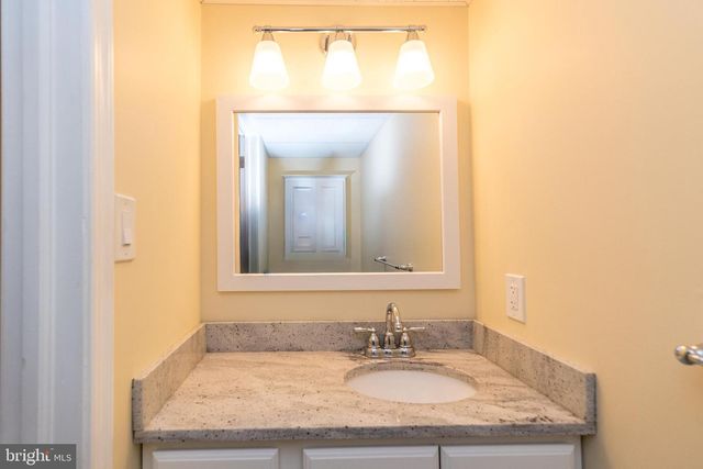 3657 APPLEBUTTER RD, Fountainville, PA 18923