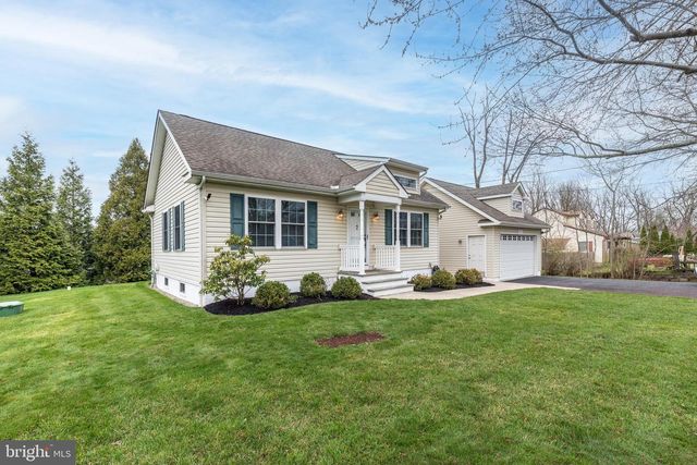 3657 APPLEBUTTER RD, Fountainville, PA 18923