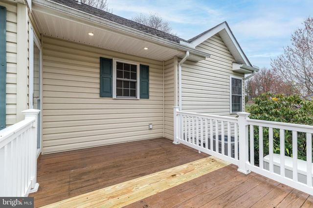 3657 APPLEBUTTER RD, Fountainville, PA 18923