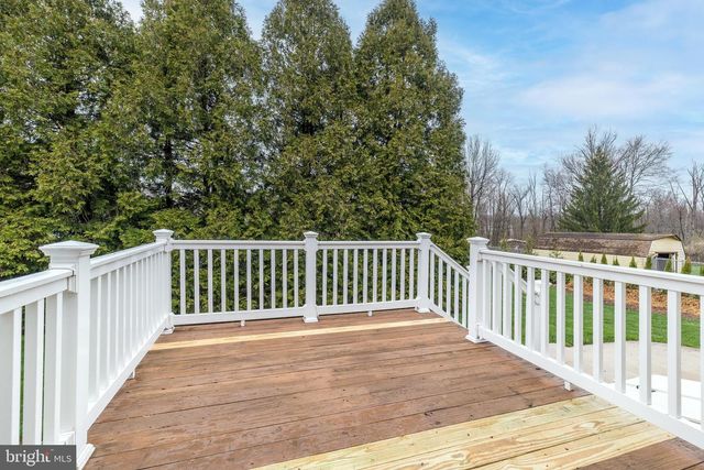 3657 APPLEBUTTER RD, Fountainville, PA 18923