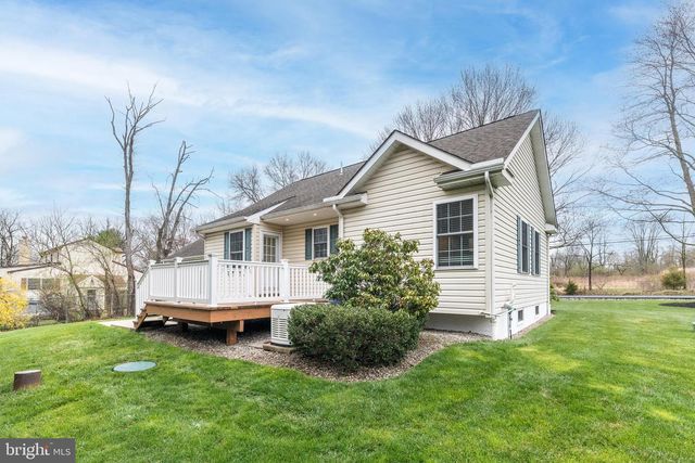 3657 APPLEBUTTER RD, Fountainville, PA 18923