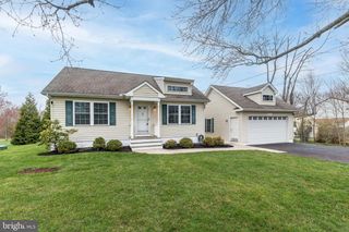3657 APPLEBUTTER RD, Fountainville, PA 18923