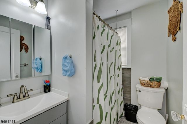 275 Greylock Pkwy 3, Belleville Twp., NJ 07109